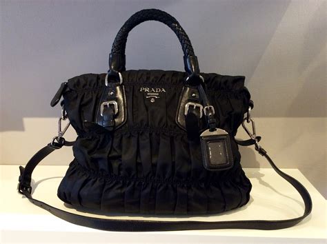 borsa prada goffrata nera vintage|Borse vintage PRADA .